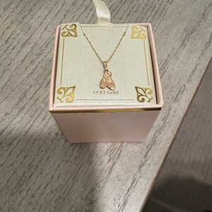 Elegant Gold Necklace